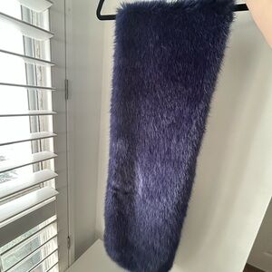 Banana Republic Deep Blue Faux Fur Scarf Stole EUC